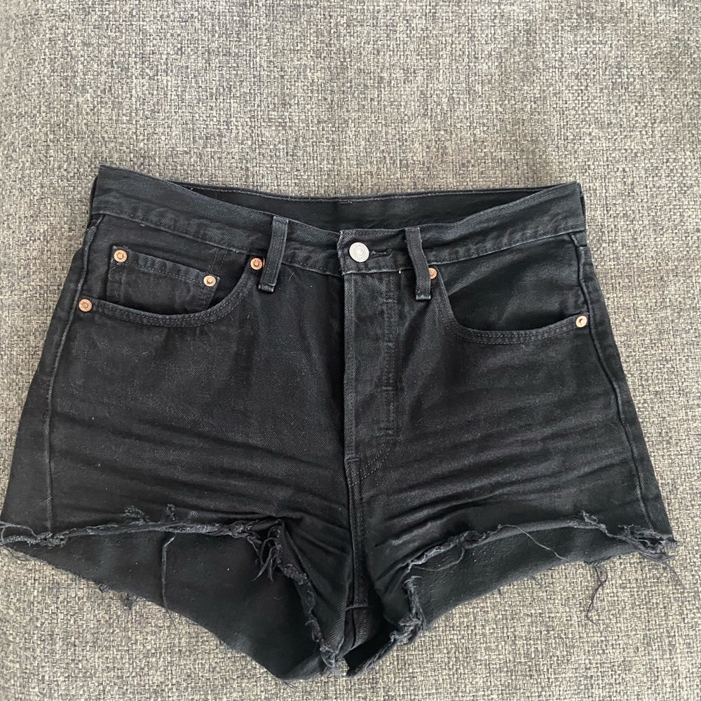 Levi’s 501 black shorts